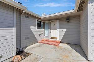 Hollister, CA 95023,700 Duffin DR