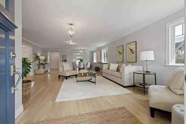 Half Moon Bay, CA 94019,635 Magnolia ST