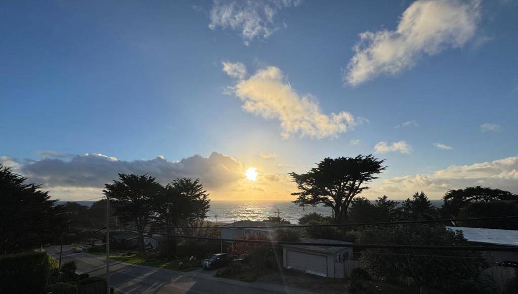 304 12th ST, Montara, CA 94037