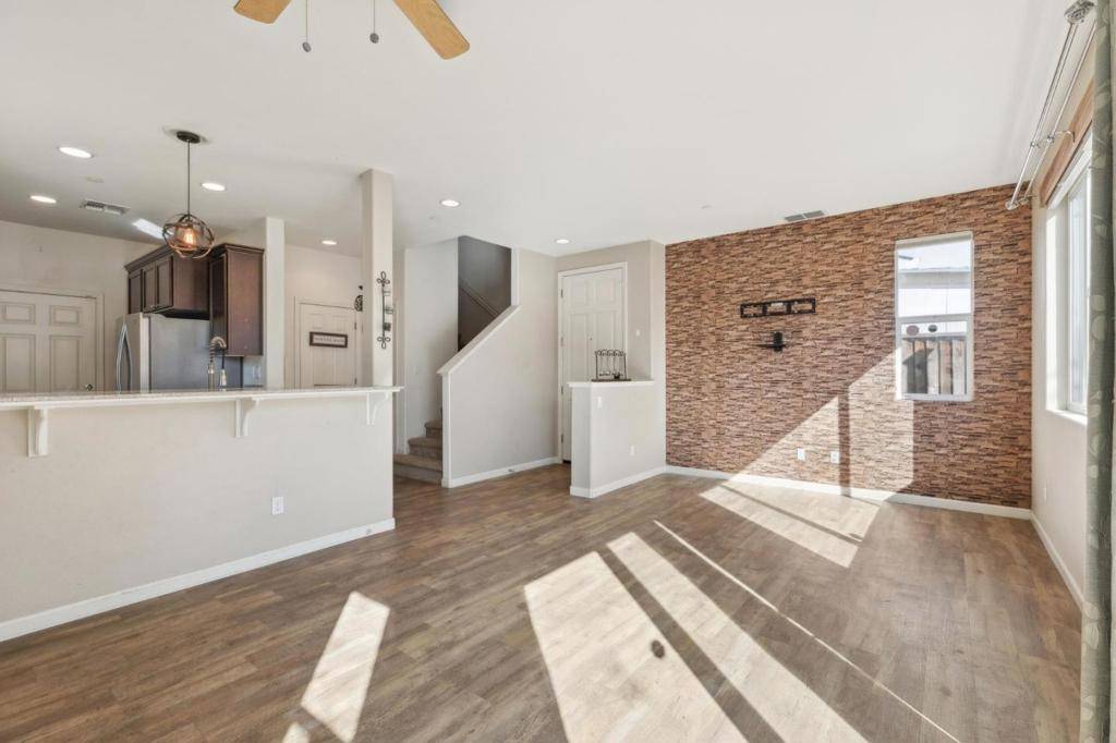 Suisun City, CA 94585,1105 Strawberry LN