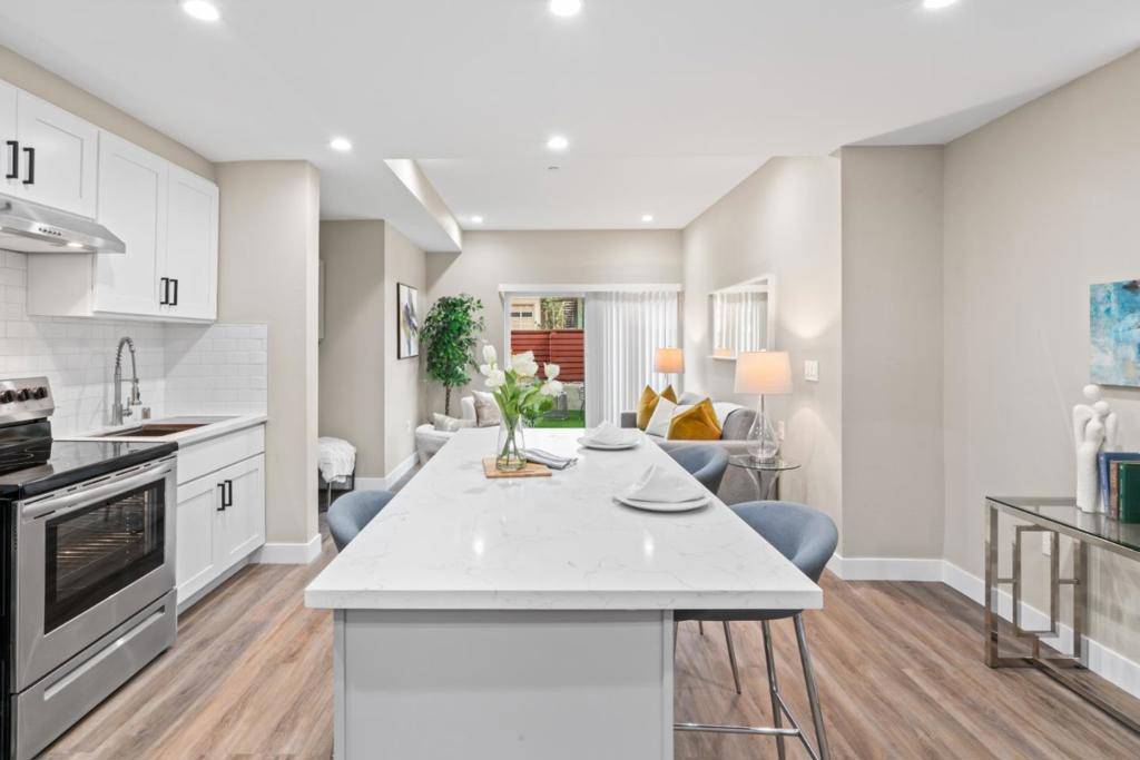South San Francisco, CA 94080,645 Baden AVE #5