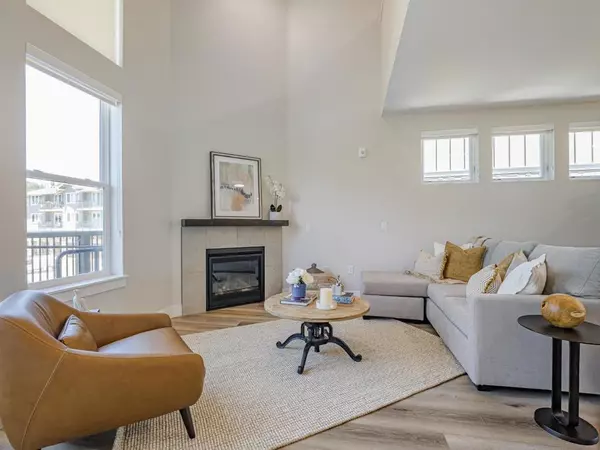 116 Aptos Village WAY #4, Aptos, CA 95003