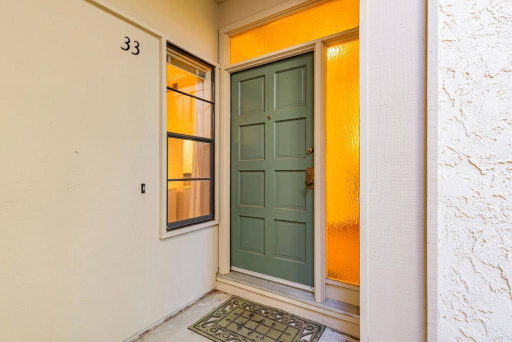 Redwood City, CA 94061,50 Horgan AVE #33