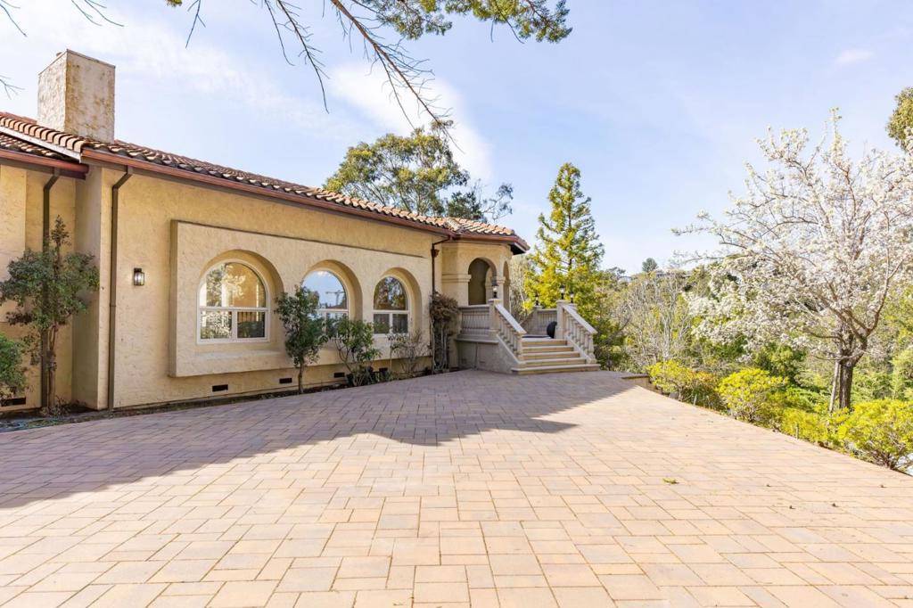 Hillsborough, CA 94010,1035 Macadamia DR