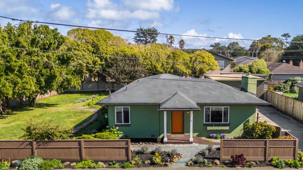 414 Vermont AVE, Moss Beach, CA 94038