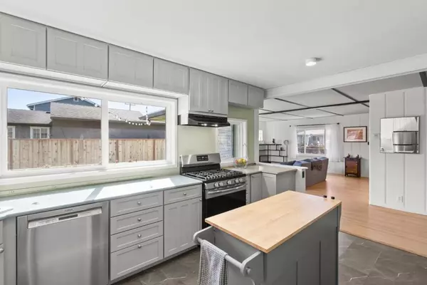 Moss Beach, CA 94038,414 Vermont AVE