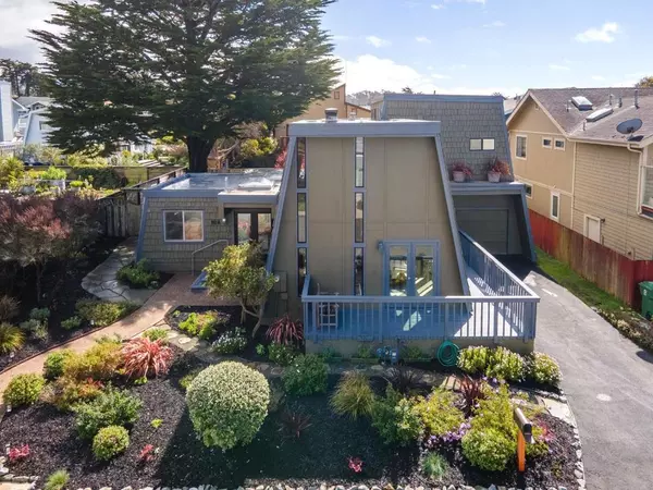 Half Moon Bay, CA 94019,314 Roosevelt BLVD