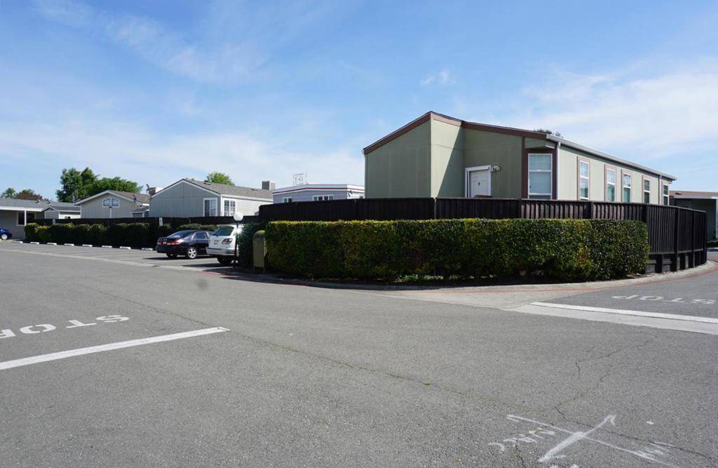 Sunnyvale, CA 94089,1220 Tasman DR