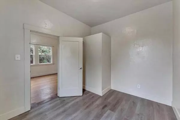 Santa Cruz, CA 95060,419 Barson ST