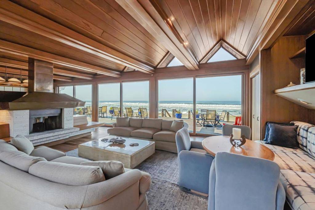 Aptos, CA 95003,547 Beach DR