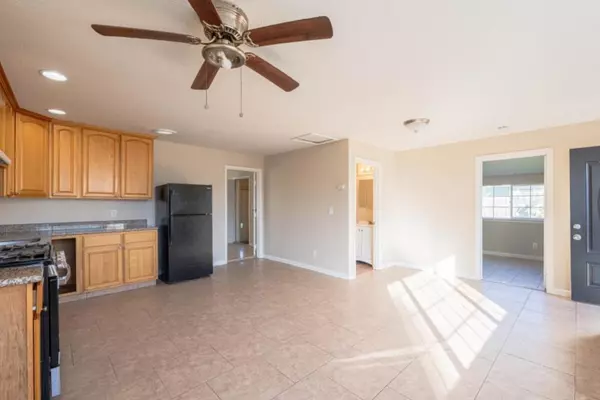 Salinas, CA 93905,1424 Del Monte AVE