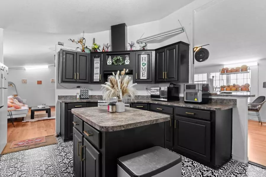 2816 32nd AVE, Sacramento, CA 95824