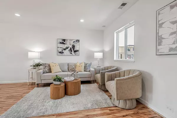 Foster City, CA 94404,2208 Admiralty LN