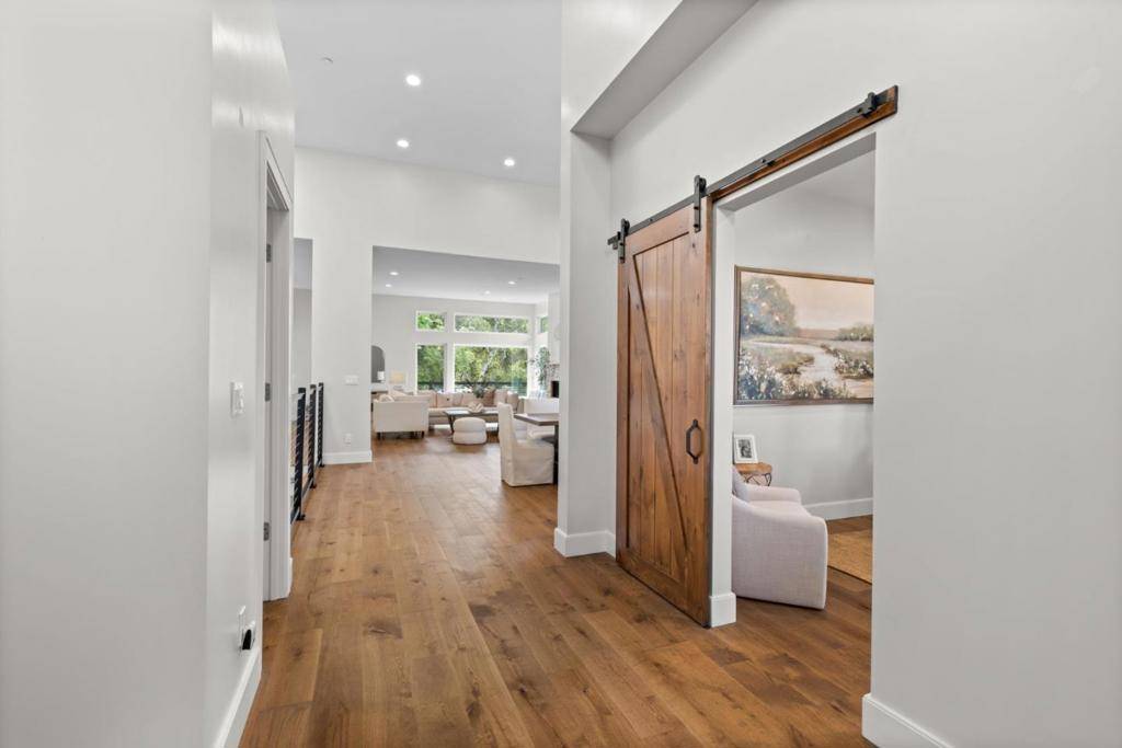 Redwood City, CA 94062,3602 Oak Knoll DR