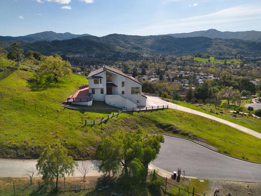 San Jose, CA 95120,20248 Viewcrest CT