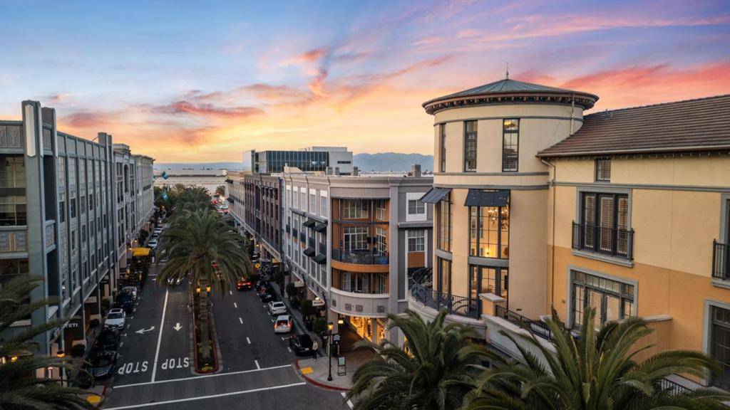 San Jose, CA 95128,356 Santana ROW #306