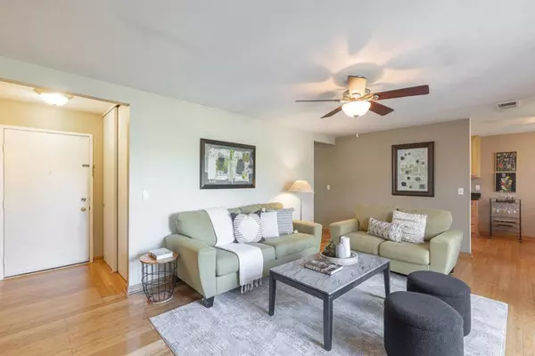 Benicia, CA 94510,900 Cambridge DR #56