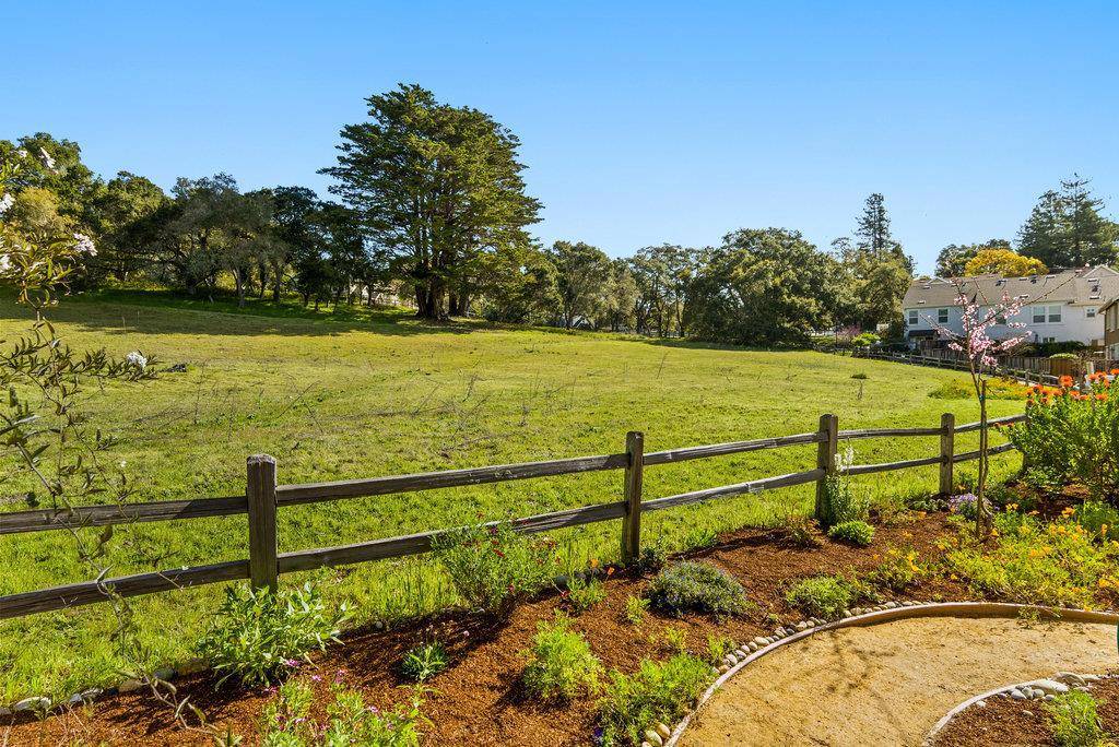 Santa Cruz, CA 95060,237 Fieldcrest LN