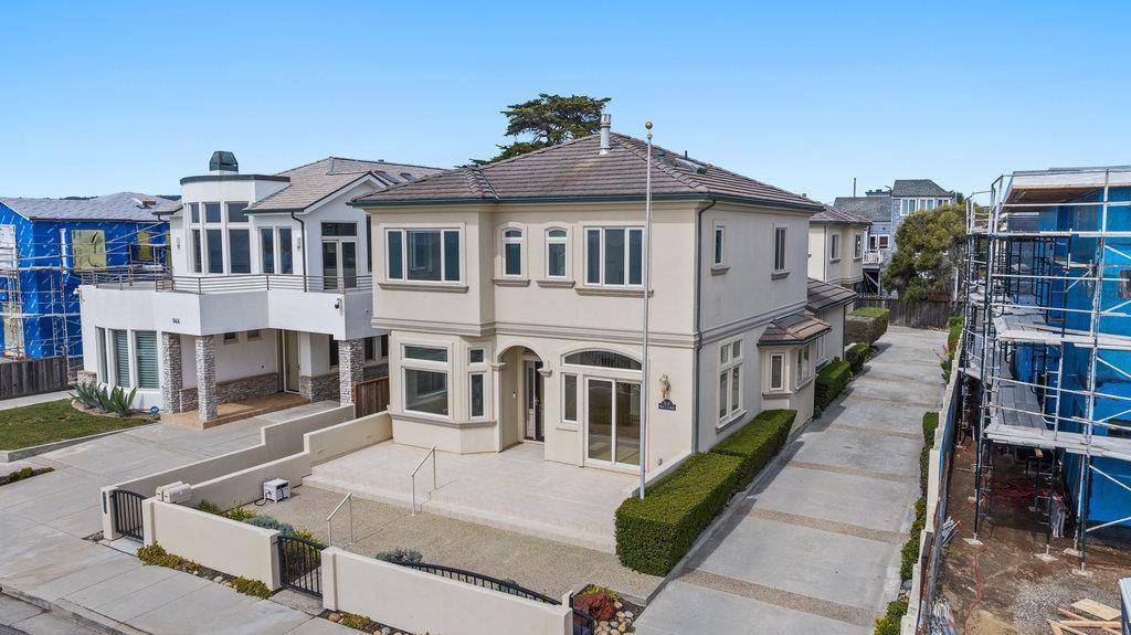 940 W Cliff DR, Santa Cruz, CA 95060