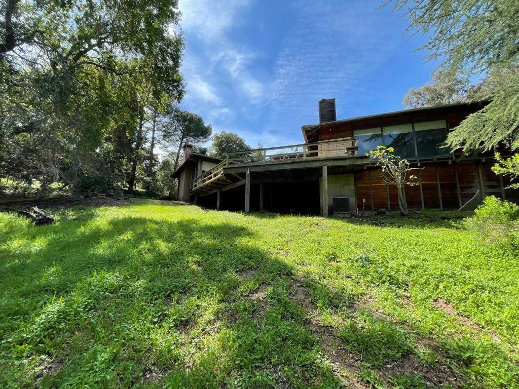 10531 Magdalena RD, Los Altos Hills, CA 94024