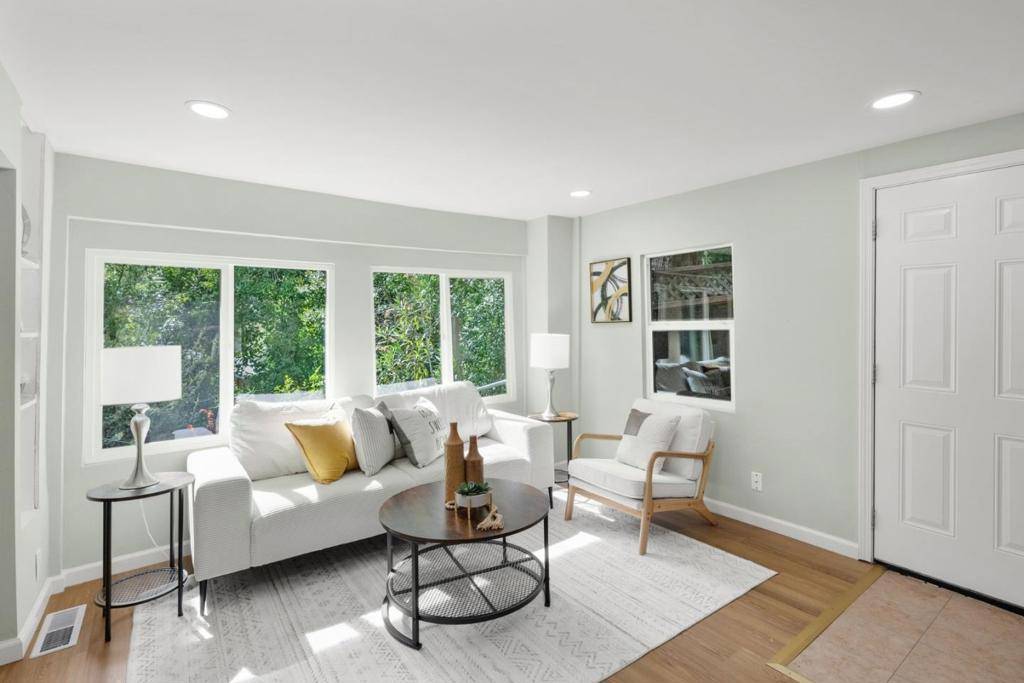 Los Gatos, CA 95033,19046 Laurel DR