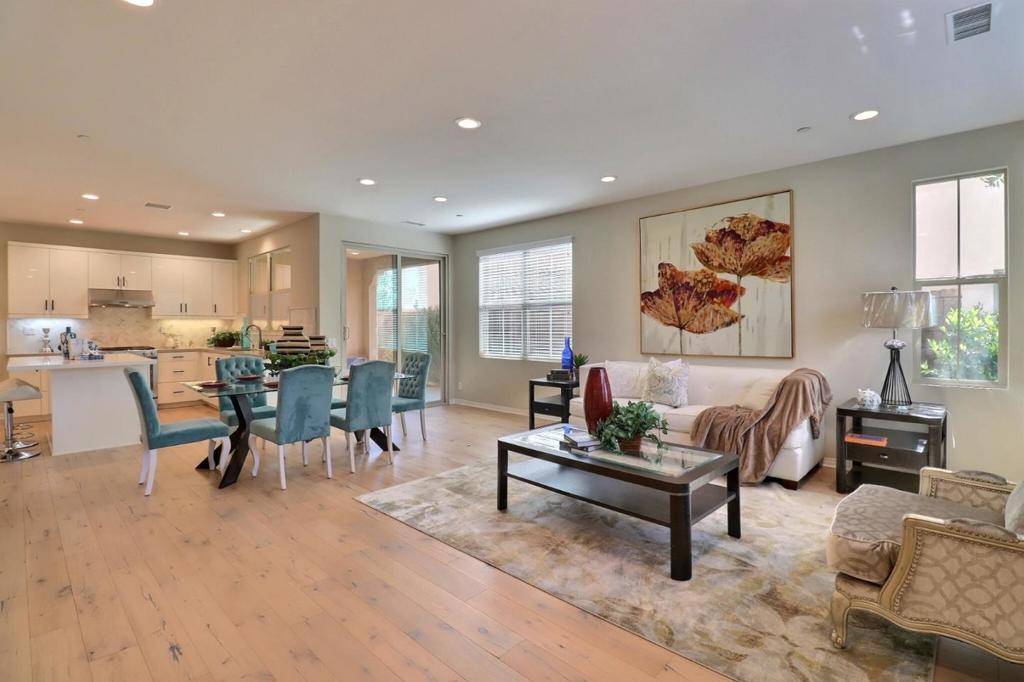 128 Parkwood, Irvine, CA 92620