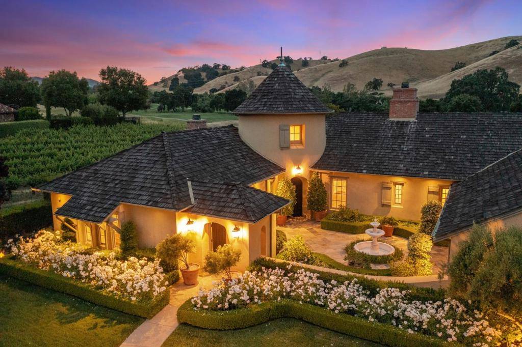 San Martin, CA 95046,1305 Lions Peak LN