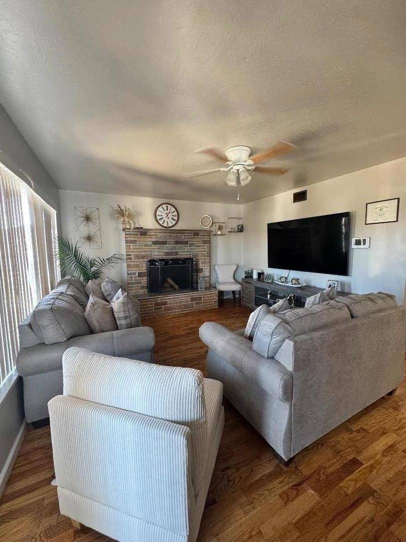 Salinas, CA 93906,1121 Granada AVE