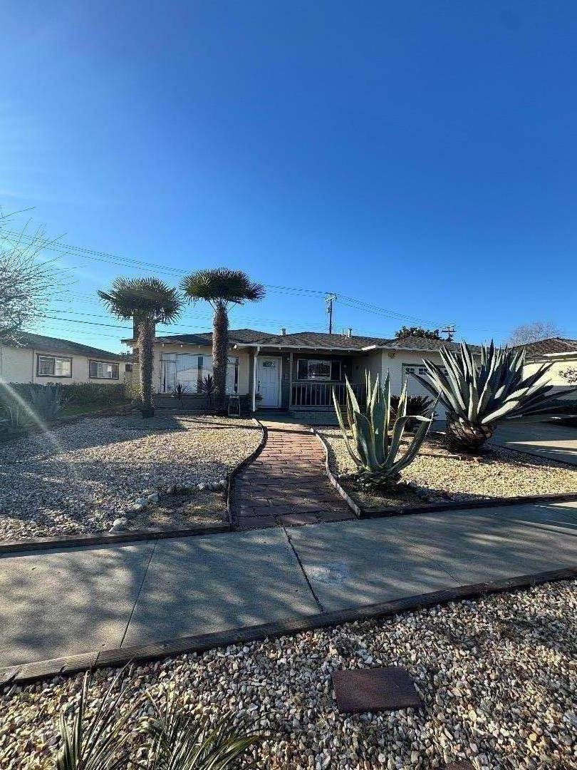 Salinas, CA 93906,1121 Granada AVE