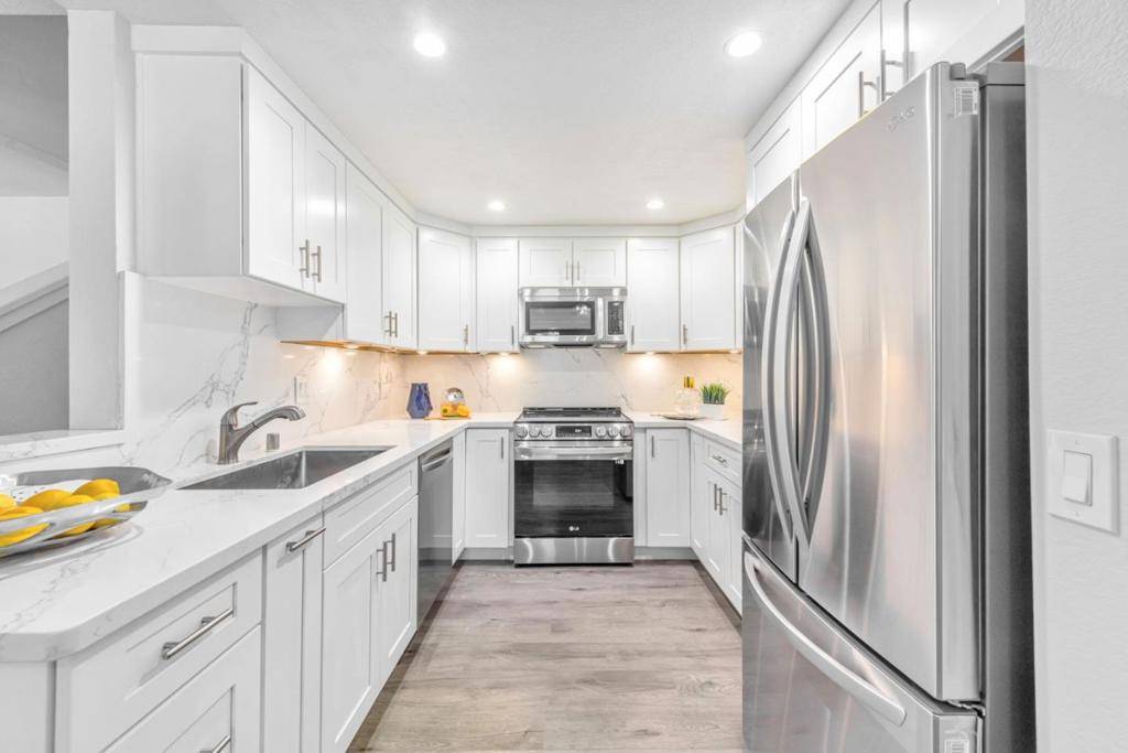 Fremont, CA 94538,39993 Fremont BLVD #201