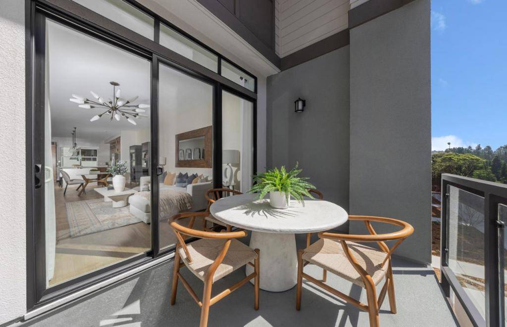 San Mateo, CA 94403,2444 Willow WAY