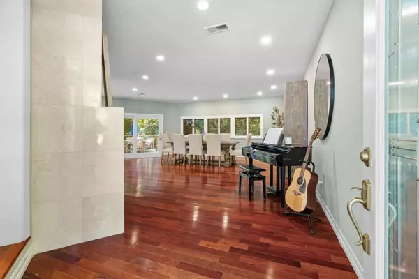 Saratoga, CA 95070,24150 Big Basin WAY