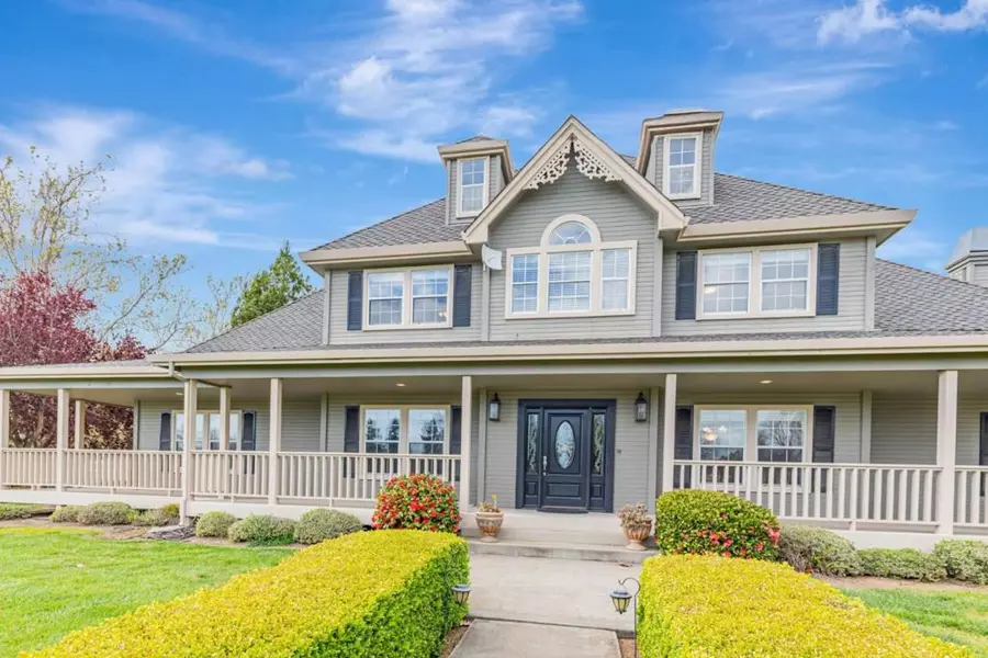 560 Tevis TRL, Hollister, CA 95023