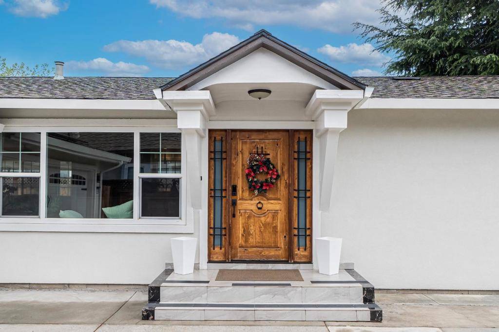 Campbell, CA 95008,983 Smith AVE