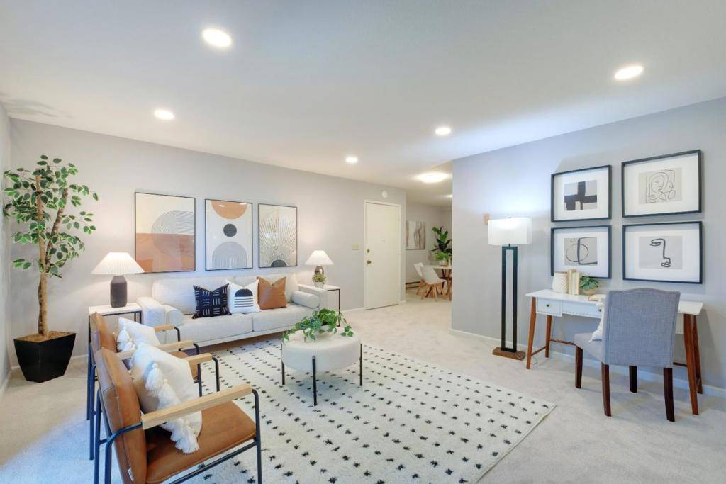50 E Middlefield RD #40, Mountain View, CA 94043