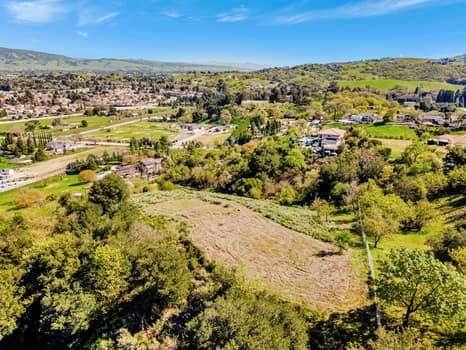 Morgan Hill, CA 95037,15311 Sycamore DR