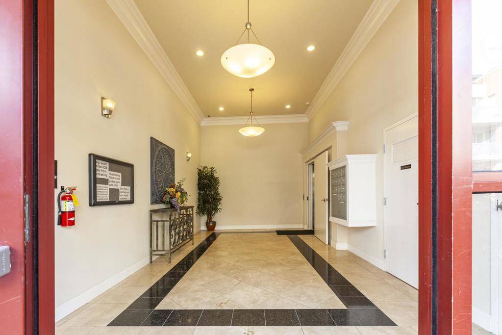 Gilroy, CA 95020,7598 Monterey ST #240