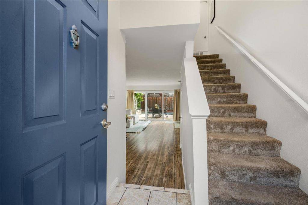 Morgan Hill, CA 95037,450 Creekside LN