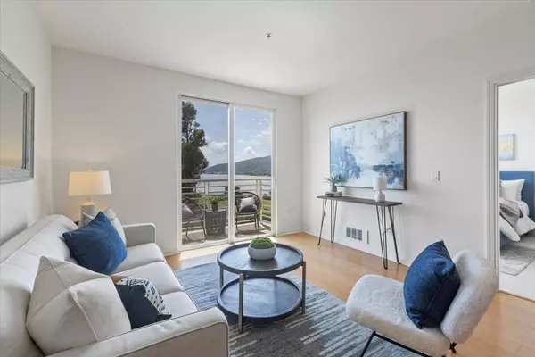 San Francisco, CA 94134,301 Crescent CT #3307