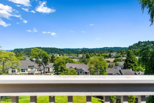 Scotts Valley, CA 95066,17 Carriage LN