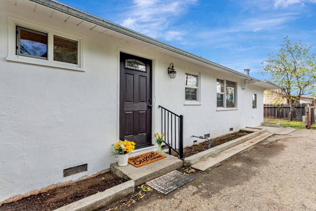3070 Airline HWY, Hollister, CA 95023
