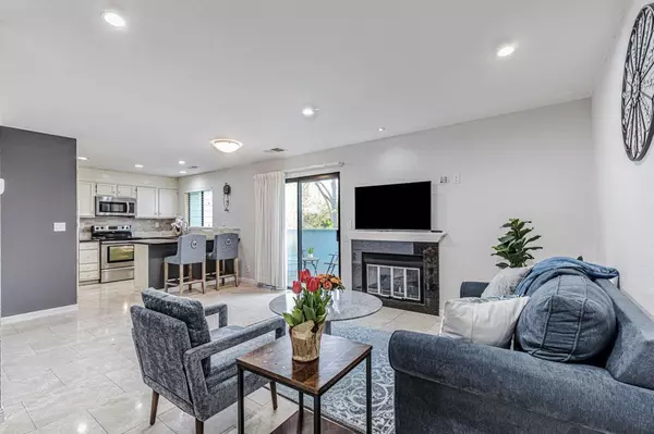 94 Elder DR #F, Pacheco, CA 94553