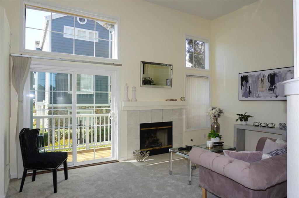CA 94065,318 Genoa DR #160