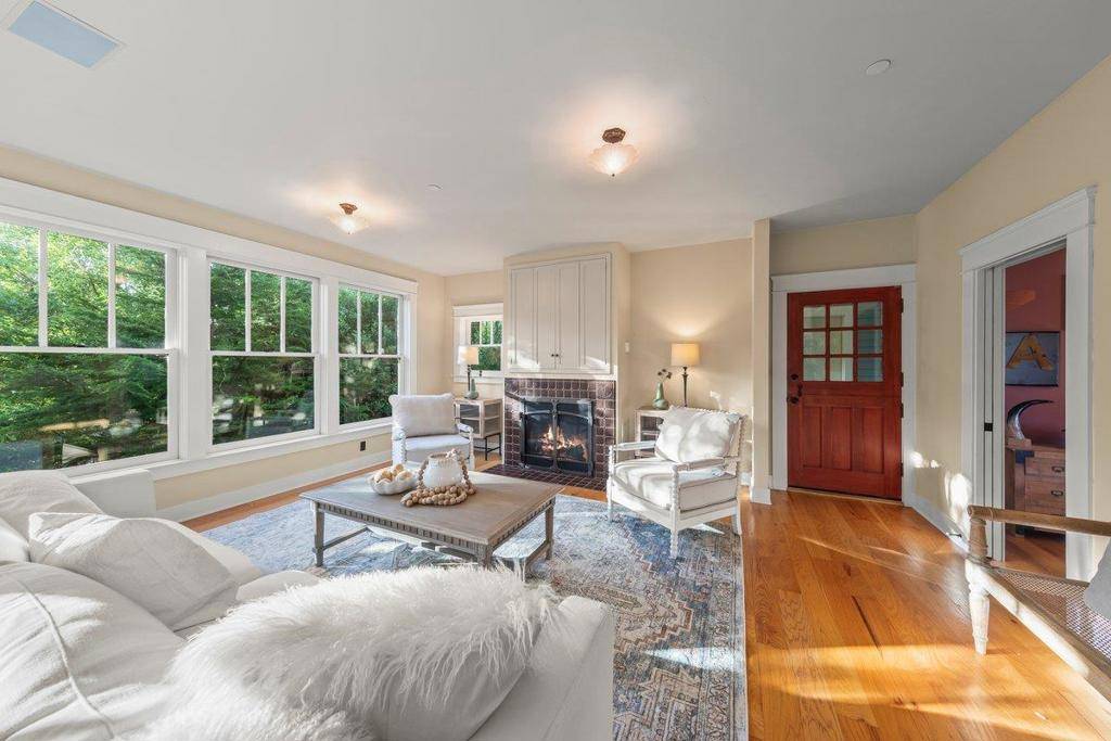 Half Moon Bay, CA 94019,385 Miramar DR