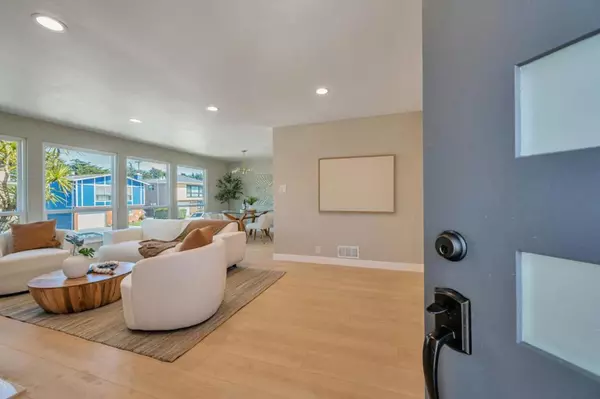 Pacifica, CA 94044,226 Sunshine DR