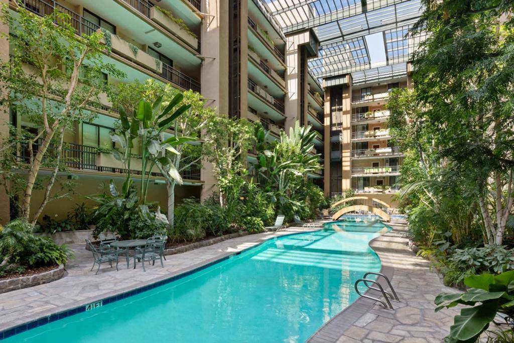 San Mateo, CA 94401,555 Laurel AVE #330