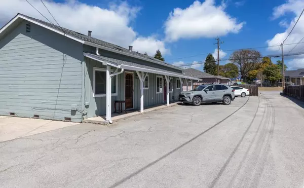Watsonville, CA 95076,137 Calabasas RD