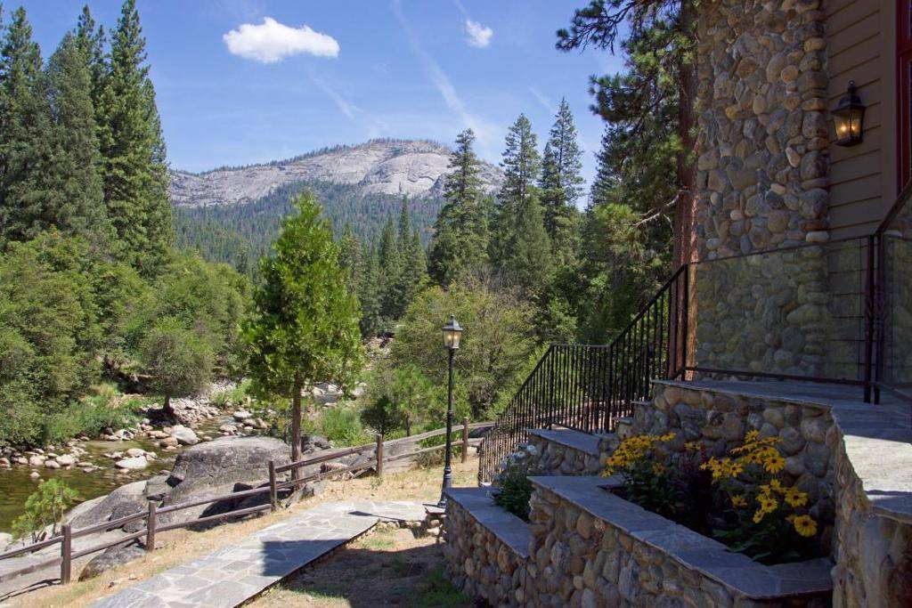 7899 Forest DR, CA 95389