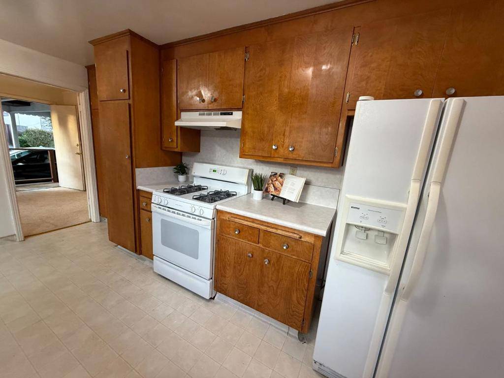 Castro Valley, CA 94546,20575 Forest AVE