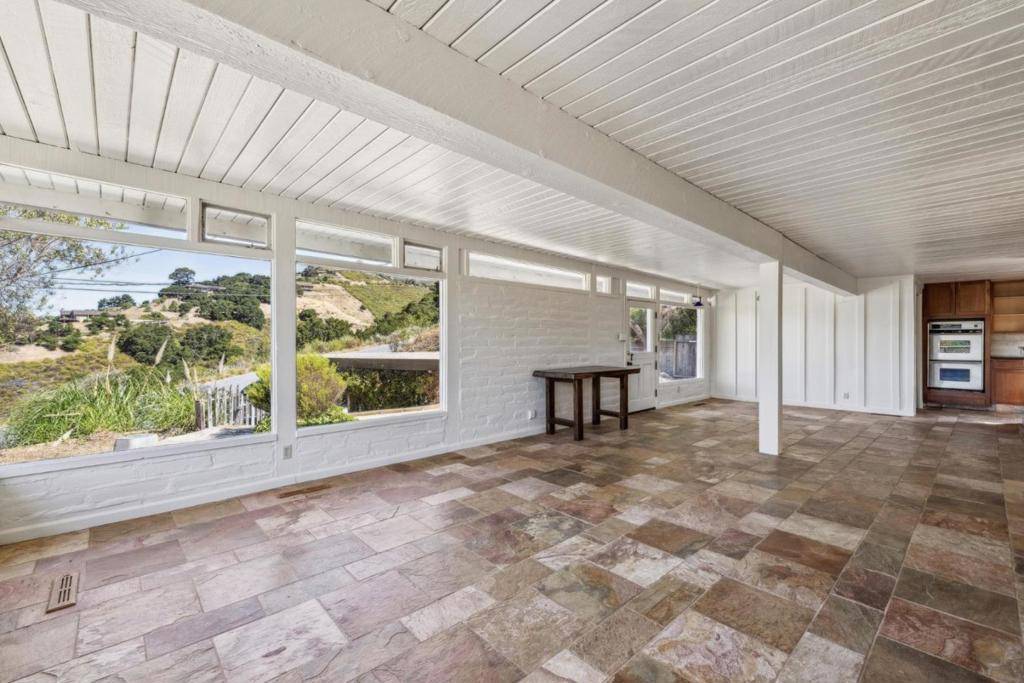 Carmel Valley, CA 93924,365 Country Club DR
